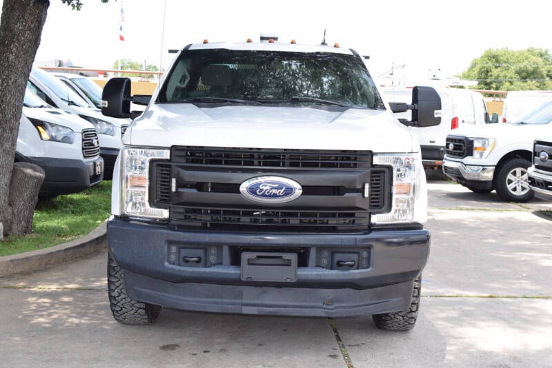 ford f-350 super duty chassis cab 2018 1FD8X3F60JEC82989 image ford f-350 super duty chassis cab 2018 1FD8X3F60JEC82989 image